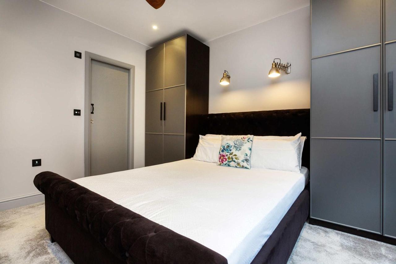 Veeve - Queen's Mews * London